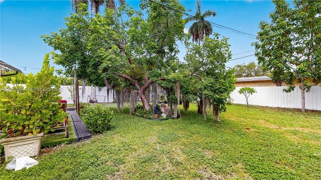 121 NE 18th Street, Homestead, FL 33030