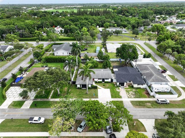 121 NE 18th Street, Homestead, FL 33030
