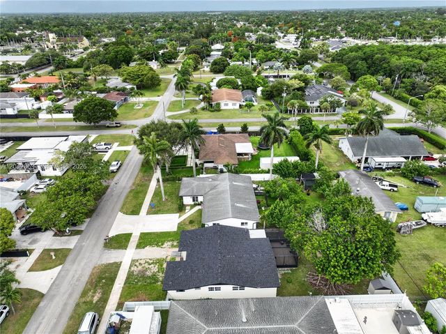 121 NE 18th Street, Homestead, FL 33030