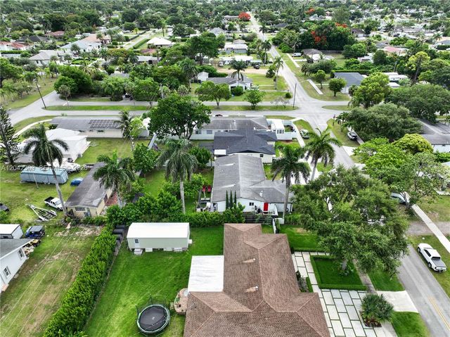 121 NE 18th Street, Homestead, FL 33030