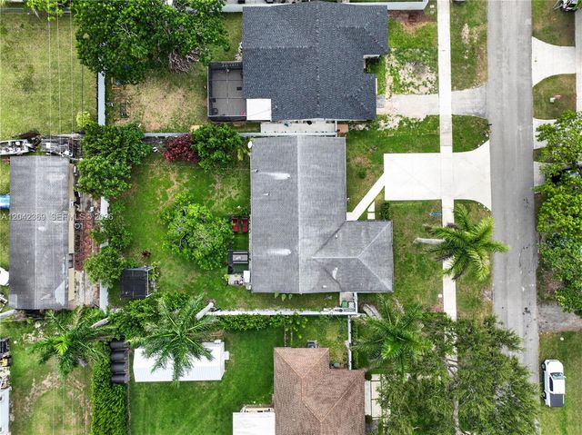 121 NE 18th Street, Homestead, FL 33030