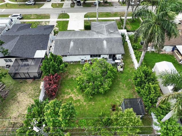 121 NE 18th Street, Homestead, FL 33030