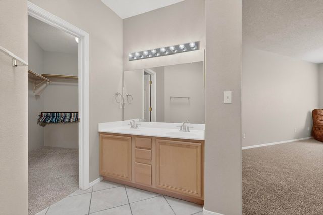 1124 Calle Corvo NE, Albuquerque, NM 87113