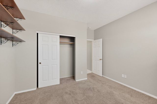 1124 Calle Corvo NE, Albuquerque, NM 87113