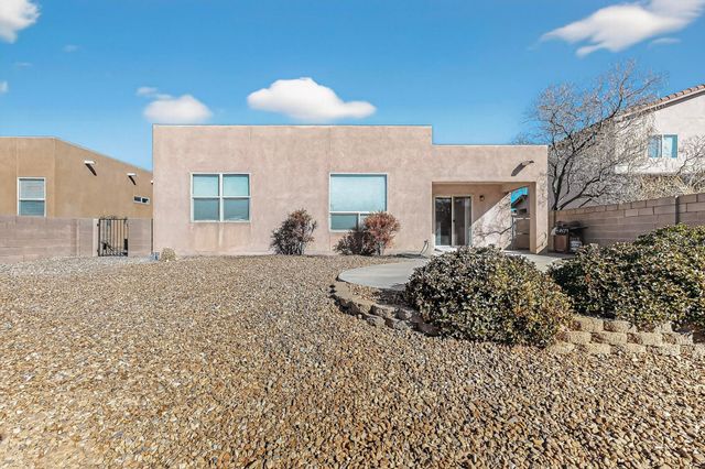 1124 Calle Corvo NE, Albuquerque, NM 87113
