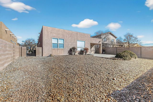 1124 Calle Corvo NE, Albuquerque, NM 87113