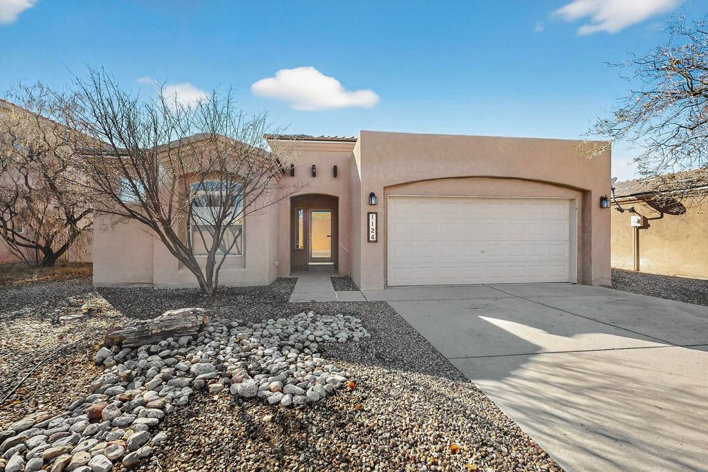 1124 Calle Corvo NE, Albuquerque, NM 87113
