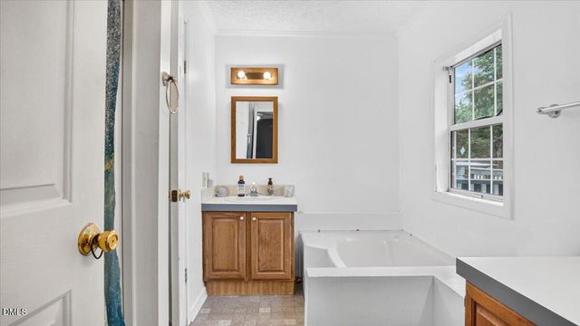 5141 Nc-39, Henderson, NC 27537