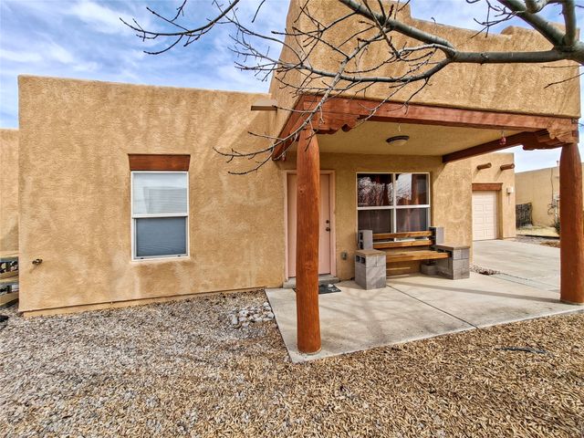 7223 Via Verde, Santa Fe, NM 87507