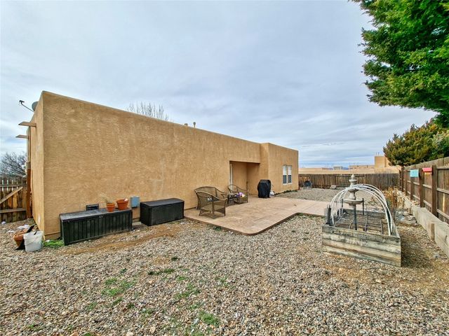 7223 Via Verde, Santa Fe, NM 87507
