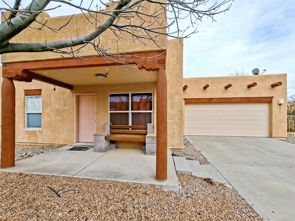 7223 Via Verde, Santa Fe, NM 87507