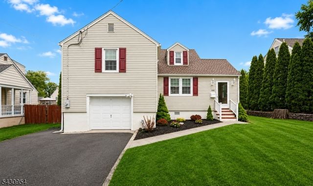 100 Beechwood Rd, Florham Park Boro, NJ 07932