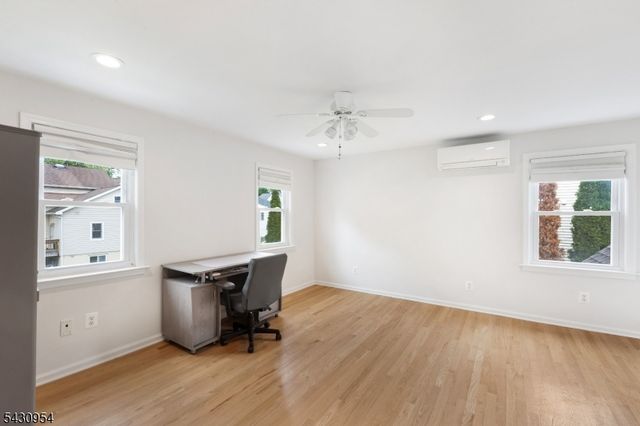 100 Beechwood Rd, Florham Park Boro, NJ 07932