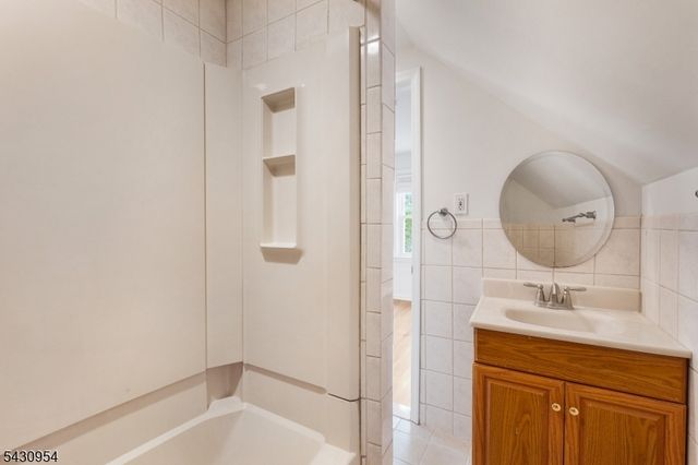100 Beechwood Rd, Florham Park Boro, NJ 07932
