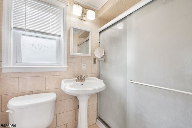 100 Beechwood Rd, Florham Park Boro, NJ 07932