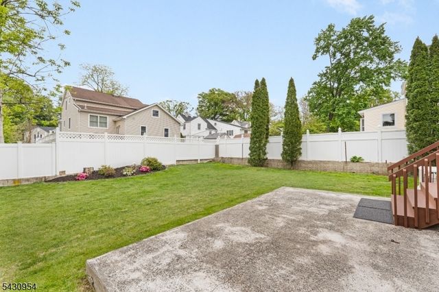 100 Beechwood Rd, Florham Park Boro, NJ 07932