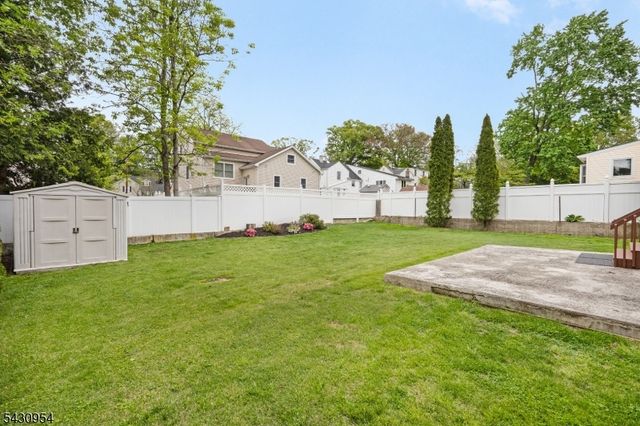 100 Beechwood Rd, Florham Park Boro, NJ 07932
