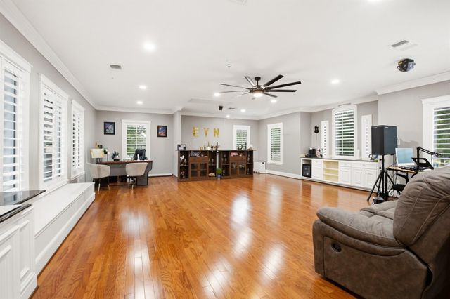 200 Creekside Court, Sealy, TX 77474