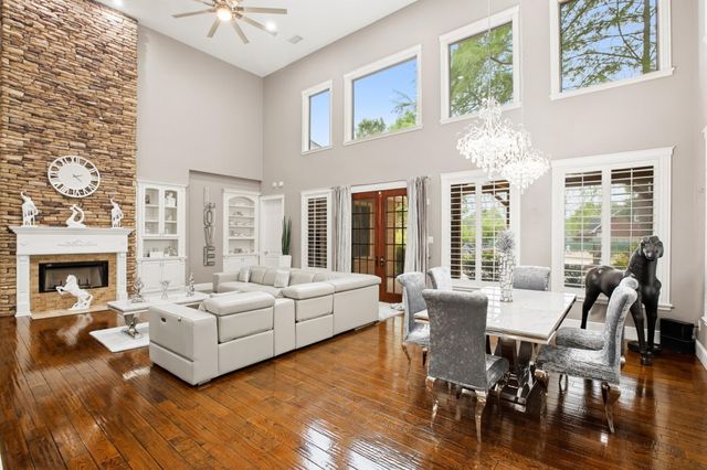 200 Creekside Court, Sealy, TX 77474