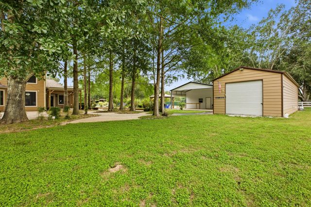 200 Creekside Court, Sealy, TX 77474