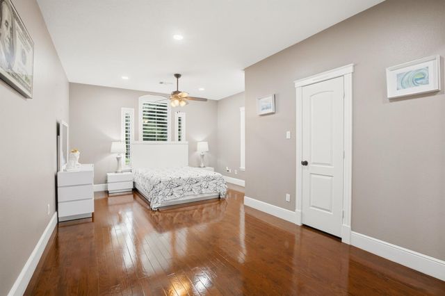 200 Creekside Court, Sealy, TX 77474