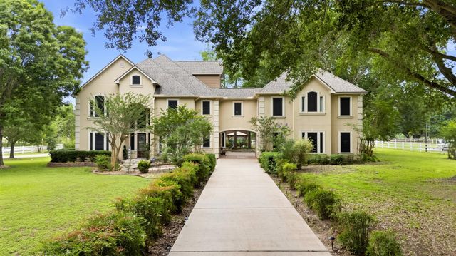 200 Creekside Court, Sealy, TX 77474