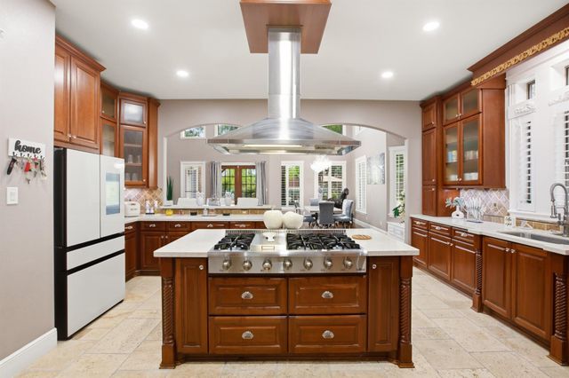 200 Creekside Court, Sealy, TX 77474