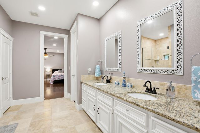 200 Creekside Court, Sealy, TX 77474