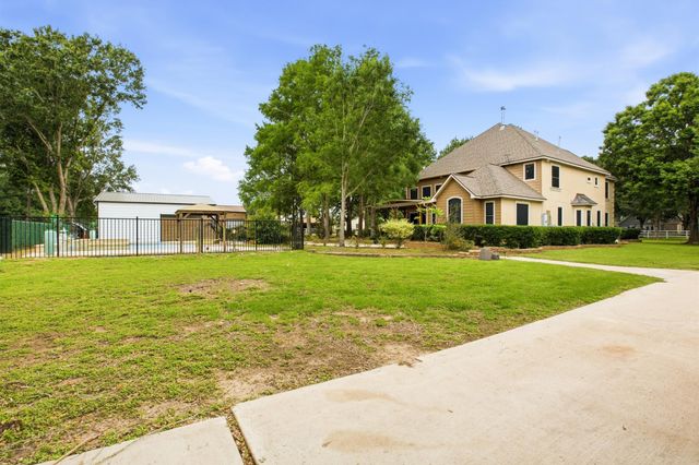 200 Creekside Court, Sealy, TX 77474