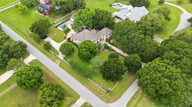 200 Creekside Court, Sealy, TX 77474