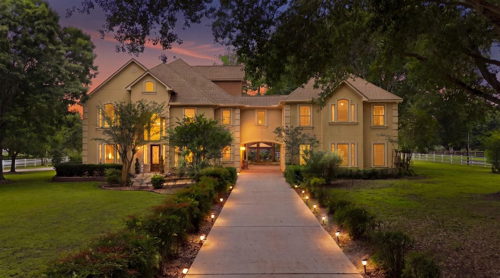 200 Creekside Court, Sealy, TX 77474