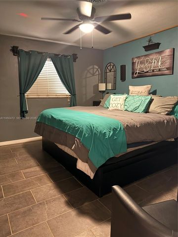 309 NW 15th St, Homestead, FL 33030