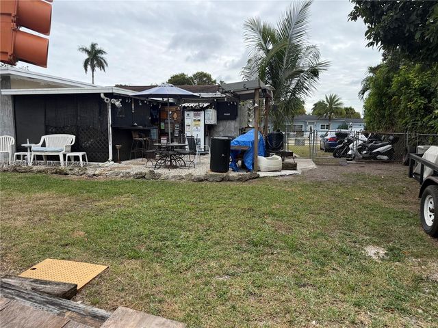 309 NW 15th St, Homestead, FL 33030