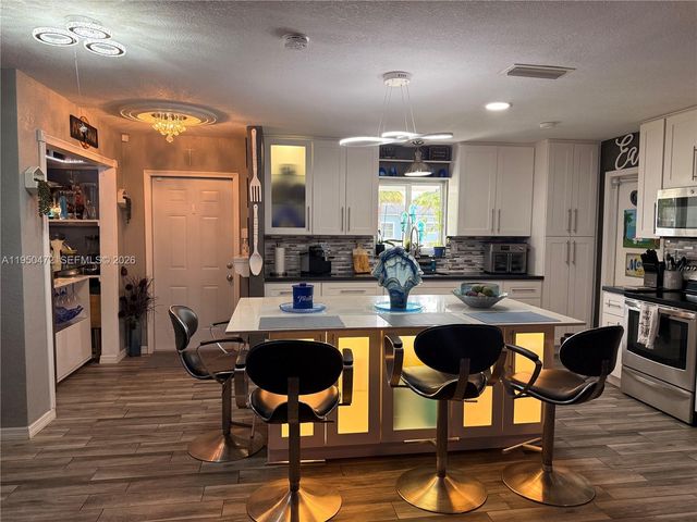 309 NW 15th St, Homestead, FL 33030