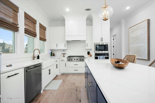 10833 Lily Lane, Gulfport, MS 39503