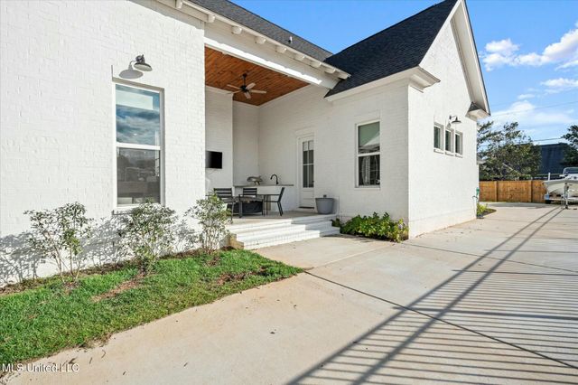 10833 Lily Lane, Gulfport, MS 39503