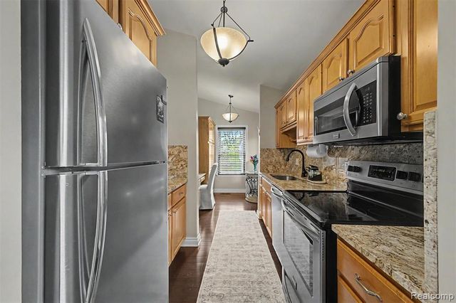 20872 E Glen Haven Circle 30, Northville, MI 48167