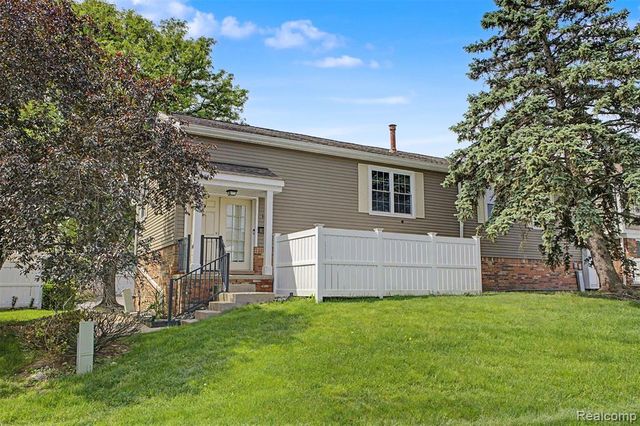 20872 E Glen Haven Circle 30, Northville, MI 48167