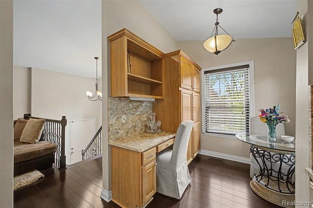 20872 E Glen Haven Circle 30, Northville, MI 48167