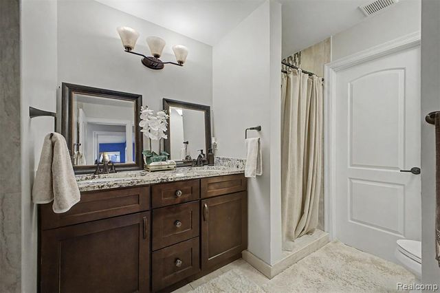 20872 E Glen Haven Circle 30, Northville, MI 48167