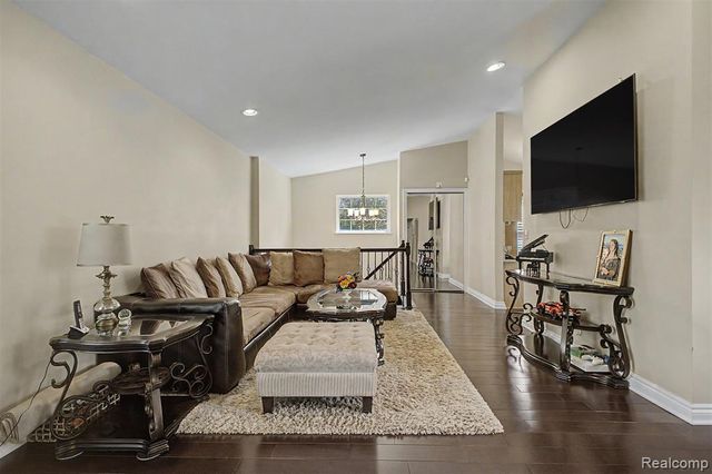 20872 E Glen Haven Circle 30, Northville, MI 48167