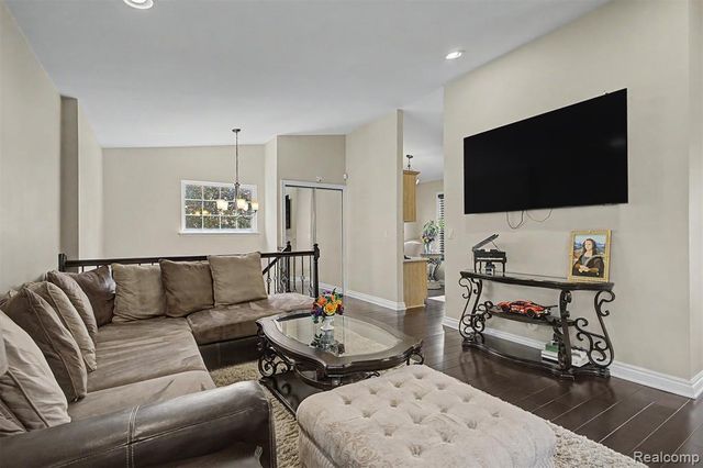 20872 E Glen Haven Circle 30, Northville, MI 48167