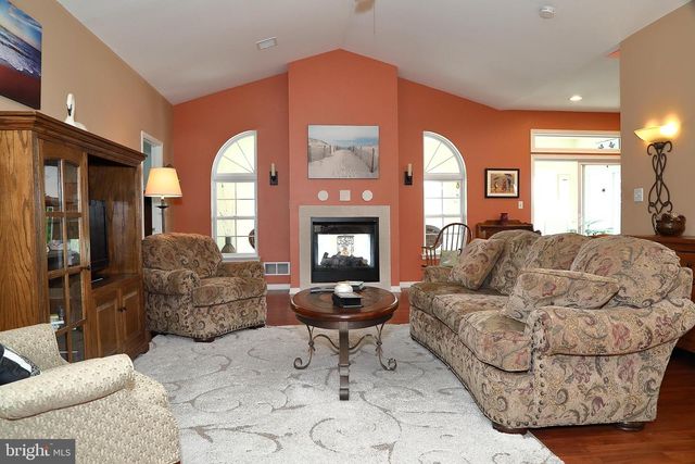 534 BLOSSOM TRL, Mount Joy, PA 17552