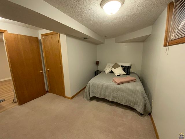 2612 SW Belle AVE, Topeka, KS 66614