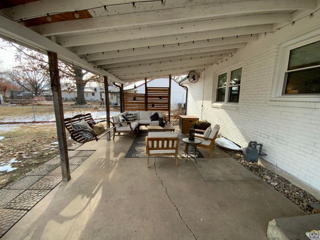 2612 SW Belle AVE, Topeka, KS 66614