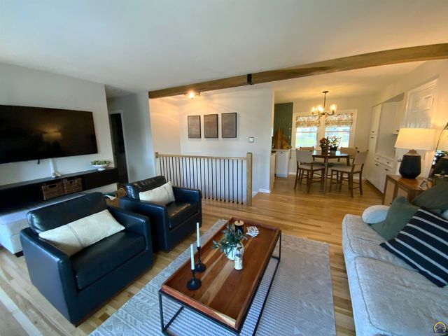 2612 SW Belle AVE, Topeka, KS 66614