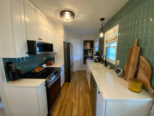 2612 SW Belle AVE, Topeka, KS 66614