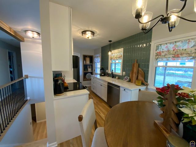 2612 SW Belle AVE, Topeka, KS 66614