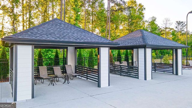 540 SILVER MOON Drive, Loganville, GA 30052