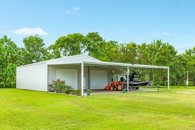 131 Bastrop Bayou Drive, Angleton, TX 77515